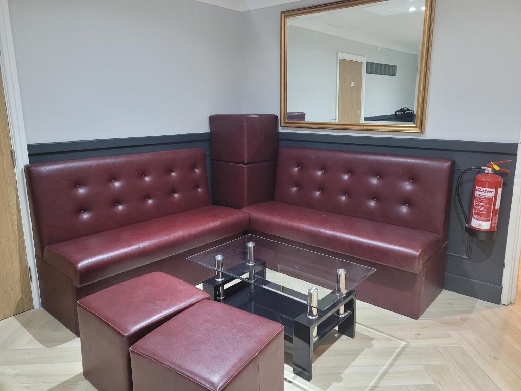 The Gatwick White House Hotel Хорли Экстерьер фото