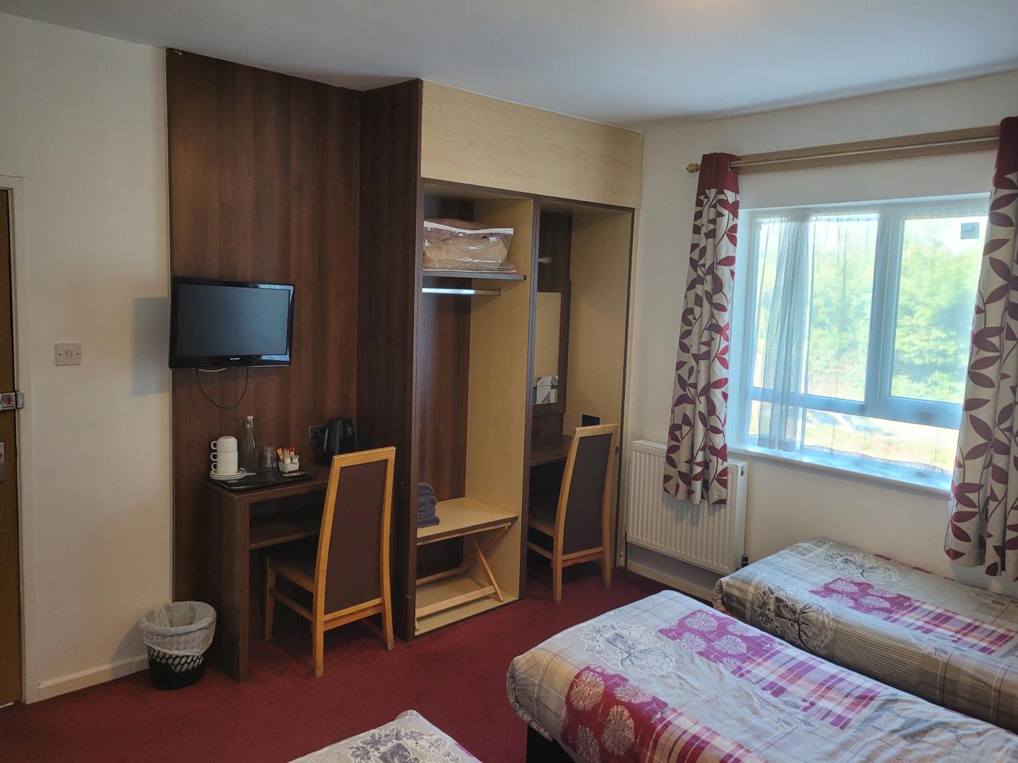 The Gatwick White House Hotel Хорли Экстерьер фото